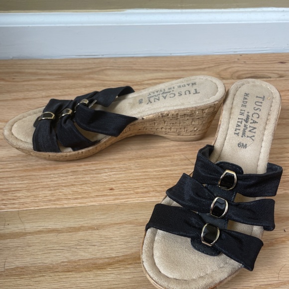 Wedge sandals - Picture 2 of 3